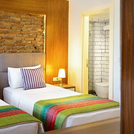 Hotel Mono 3*