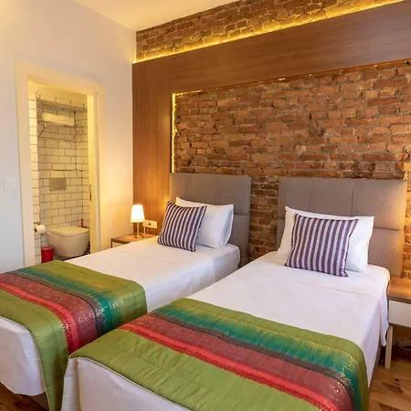 Hotel Mono 3*