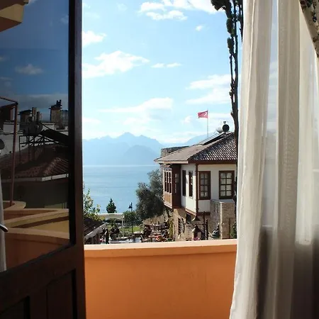 Mono Hotel 3*